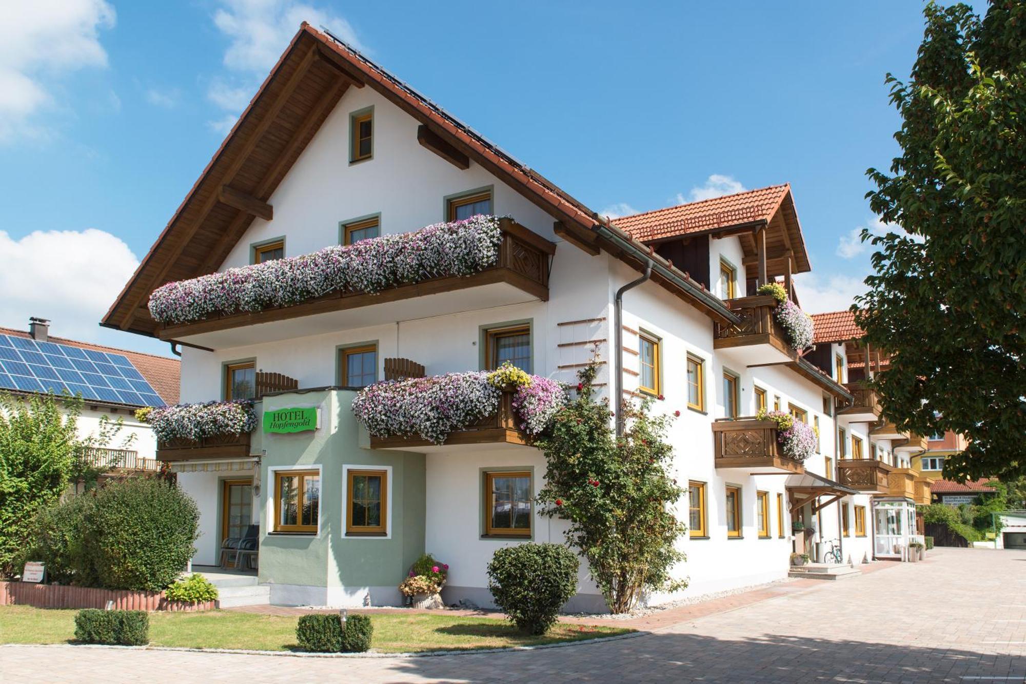 Hotel Garni Hopfengold Wolnzach Exterior photo