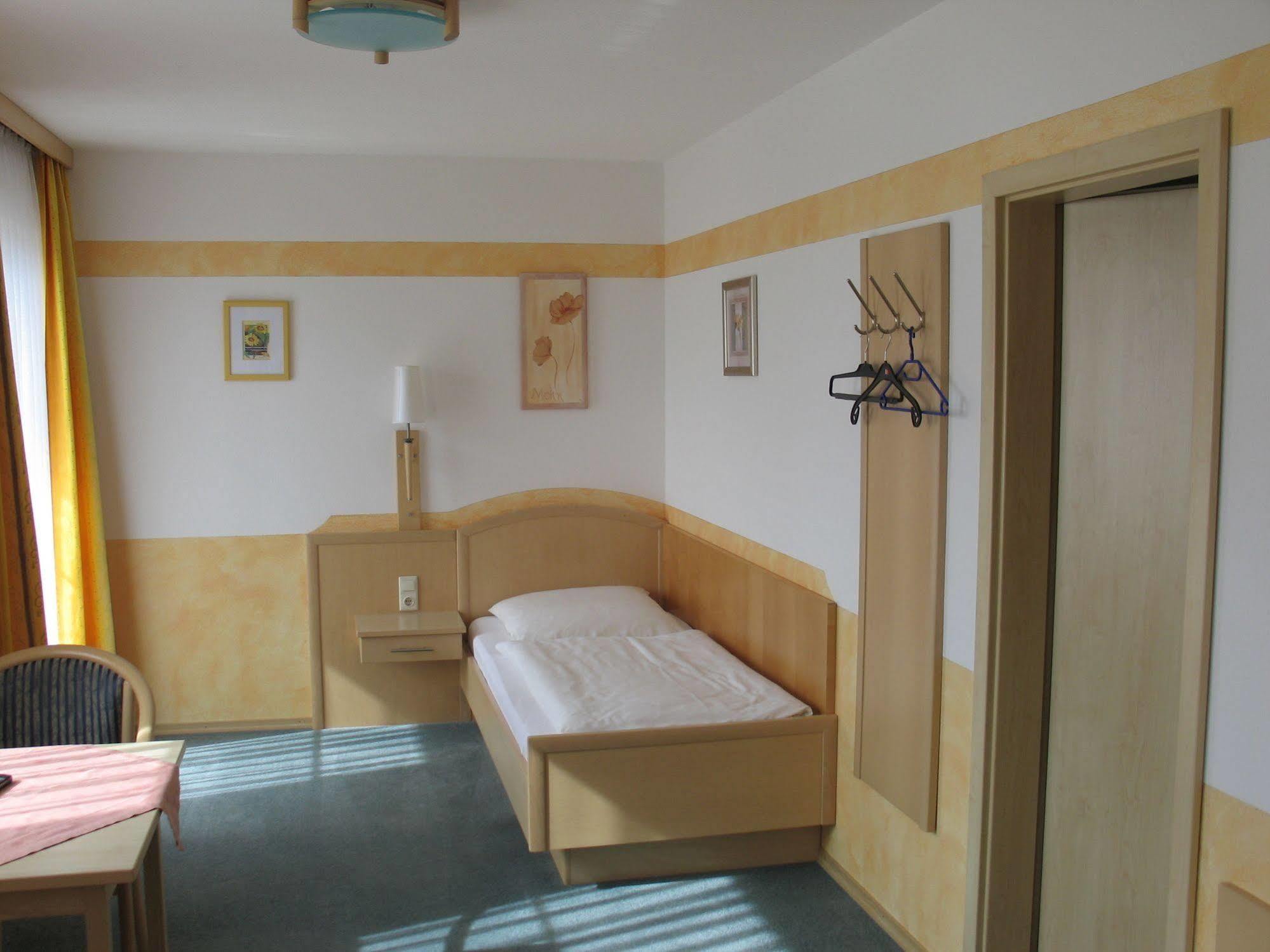 Hotel Garni Hopfengold Wolnzach Exterior photo