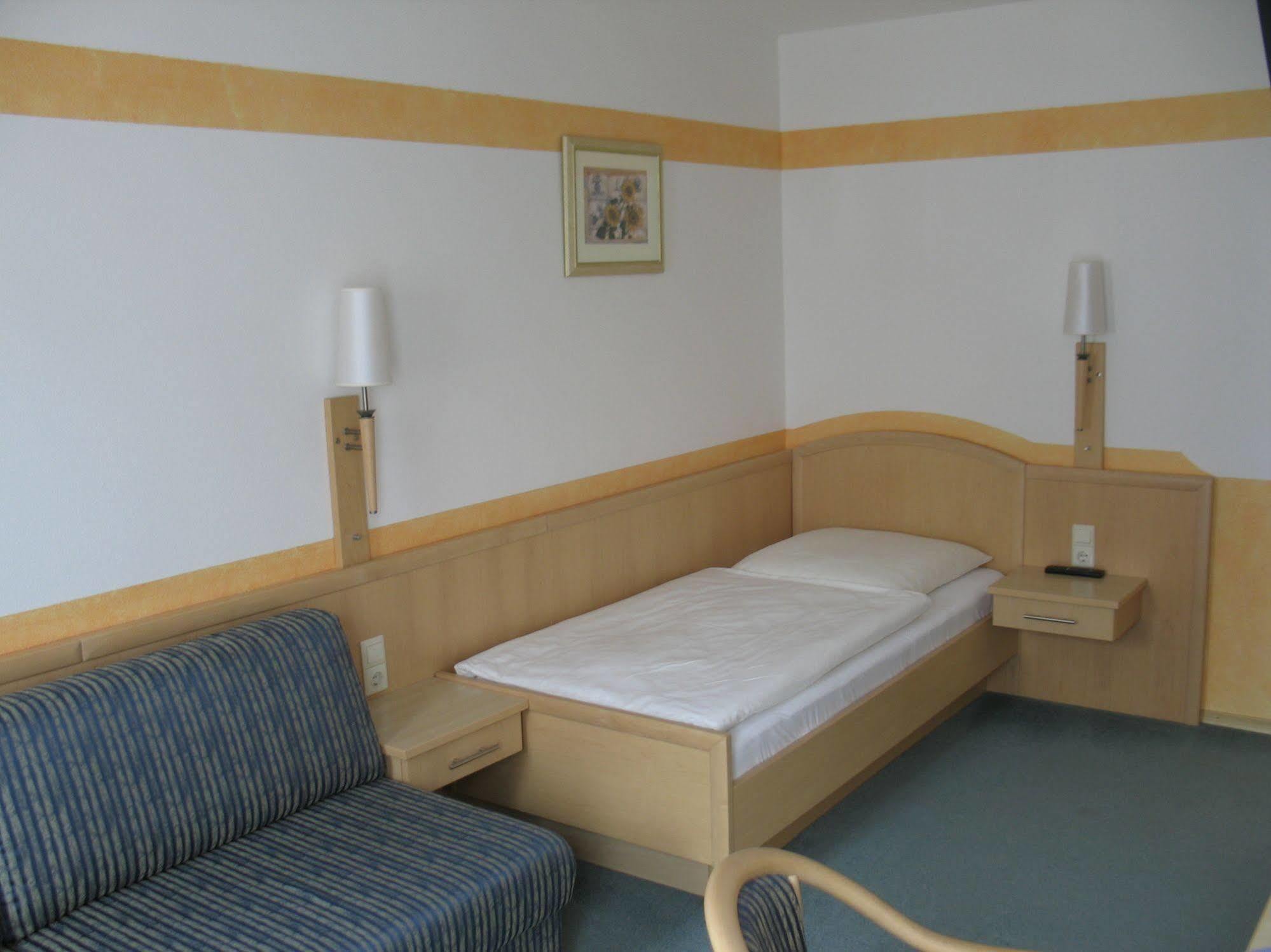 Hotel Garni Hopfengold Wolnzach Exterior photo