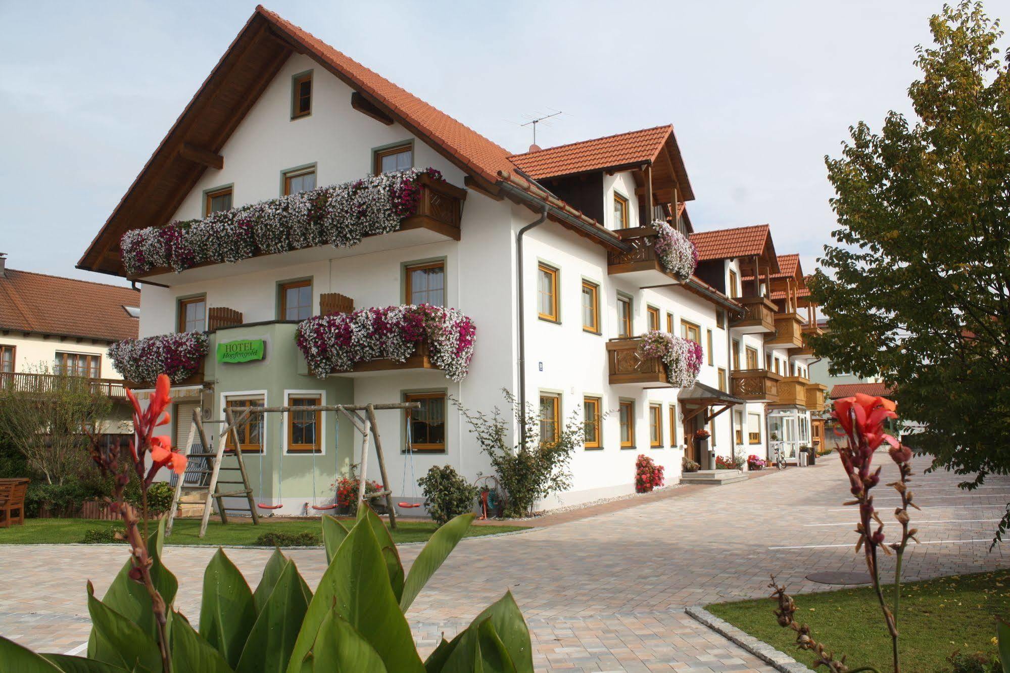 Hotel Garni Hopfengold Wolnzach Exterior photo