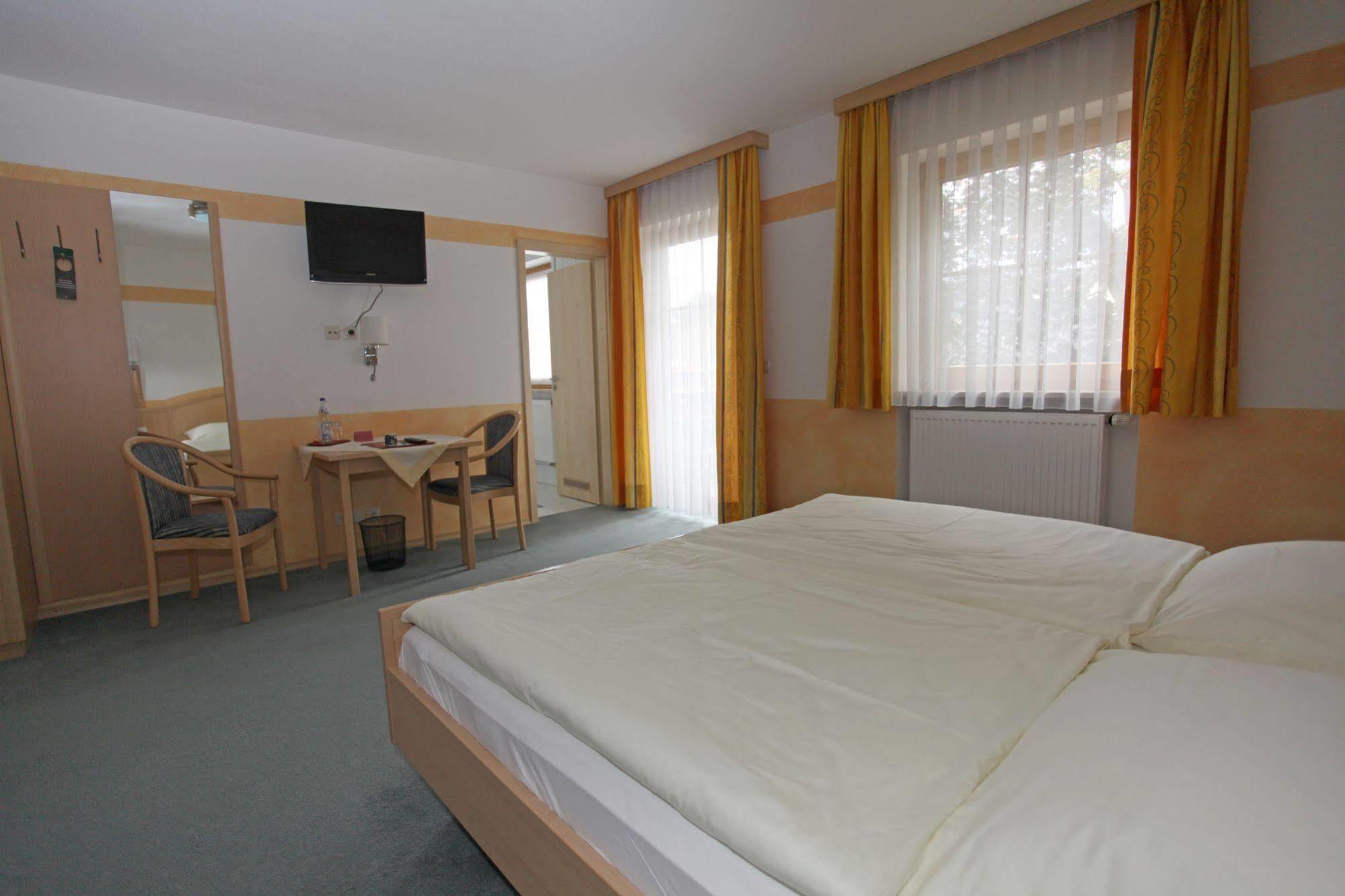 Hotel Garni Hopfengold Wolnzach Exterior photo